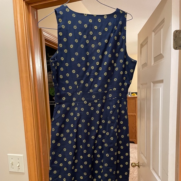 J.Crew sleeveless, size 6 blue and yellow - Picture 4 of 4
